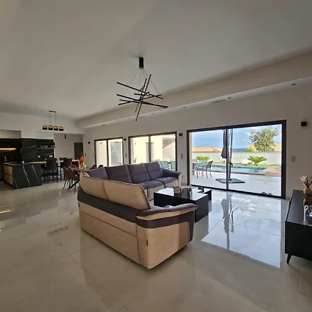 Spacieuse Contemporaine Garrigue Nimoise Βίλα *