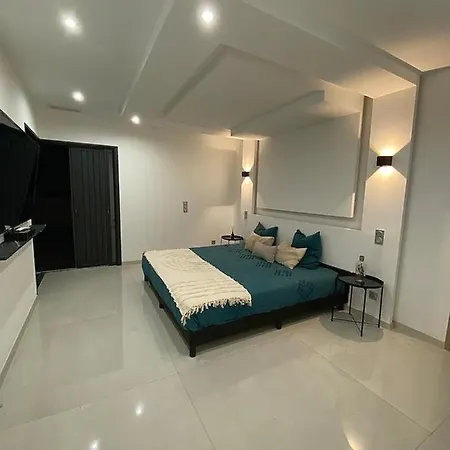Spacieuse Contemporaine Garrigue Nimoise Βίλα *